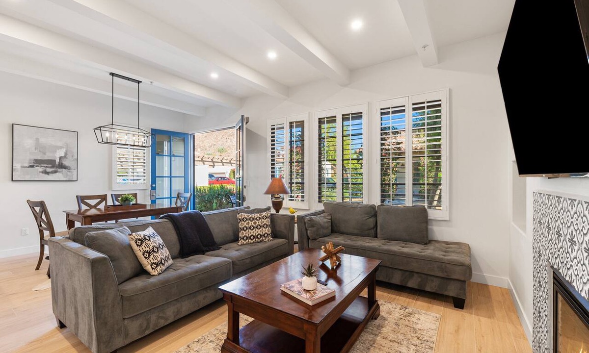 La Quinta Condo | Stunning Remodeled Luxurious Villa near Clubhouse - Pet Friendly! - Ground Floor (C44-2)