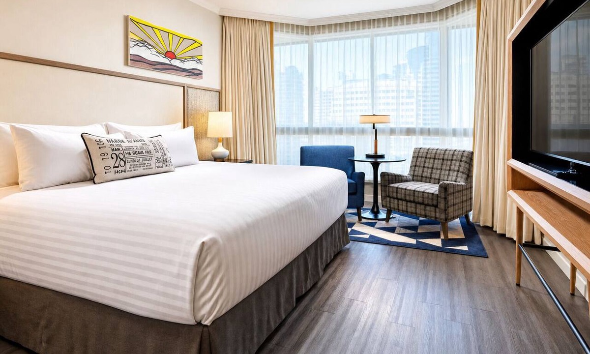 Civic Core Hotel | Stylish King Room Near Gaslamp, Little Italy & Waterfront Views