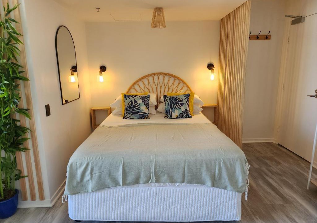 Surfers Paradise Apartment | Stylish Studio Apartment, Holiday Resort, With View, Pool, Spa , Sauna