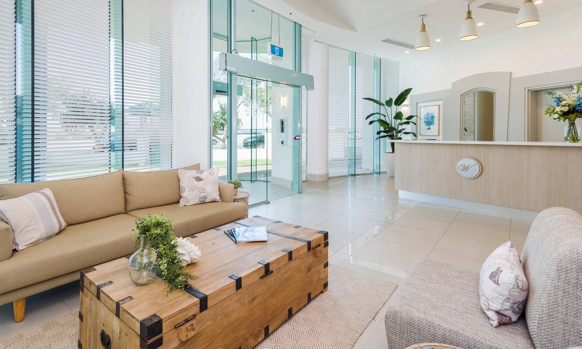 Main Beach Apartment | Sub Penthouse 3 Bedroom Ocean view