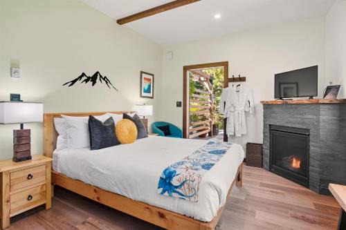 Ucluelet Apartment | Suite Ucluelet - Romantic Couples Getaway-Sauna!