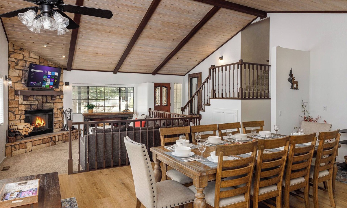 Fox Farm House | Summer Escape - Games/Fire Pit/Minutes to Lake and Ski