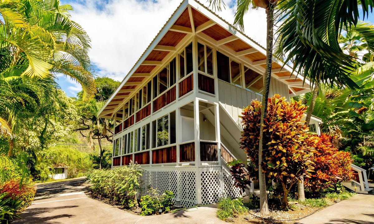 Honaunau-Napoopoo House | Summer is On Sale! - Proximity to the ocean without the beachfront price!