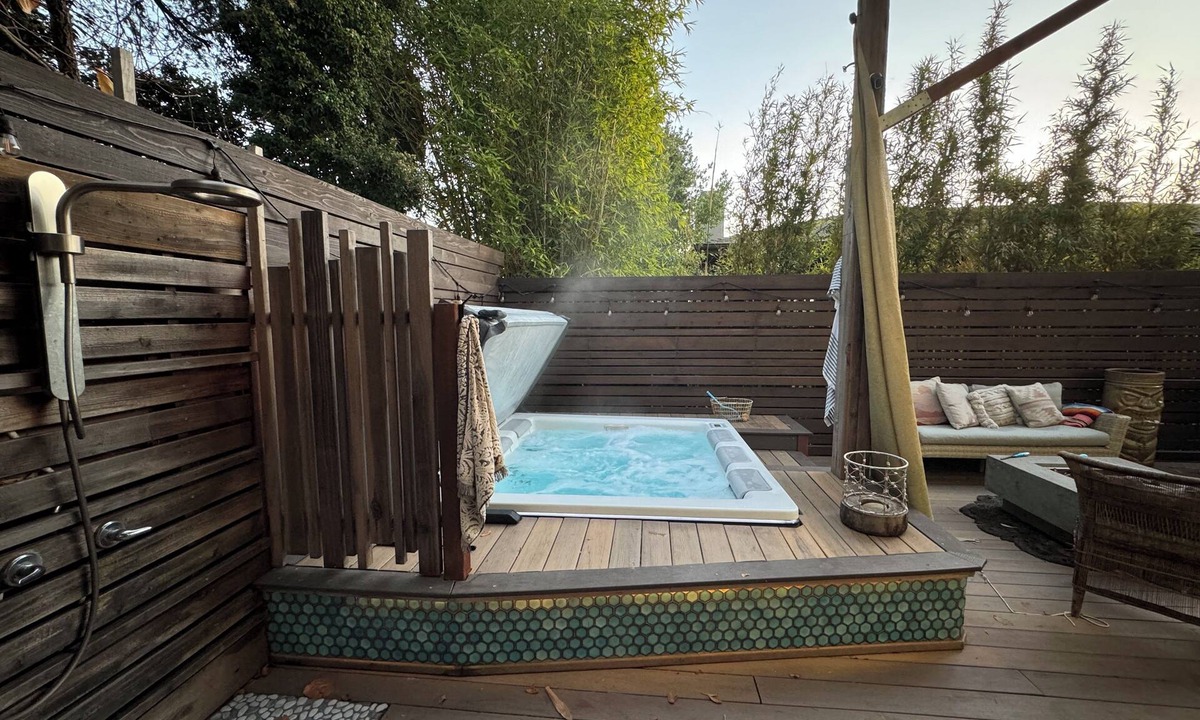 Live Oak Apartment | Sunny boho retreat with deck & stylish hot tub