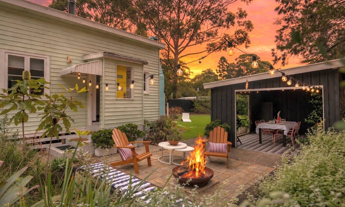 Bawley Point House | Sunnyside - Forest path to beach