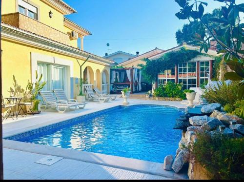 Vila Nova de Poiares House | Sunrise Villa Alvorada - Sun-Kissed Suite Accessiblility