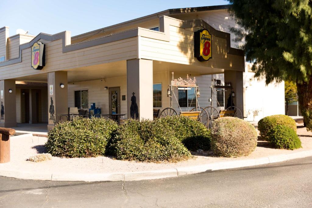Wickenburg Hotel | Super 8 by Wyndham Wickenburg AZ