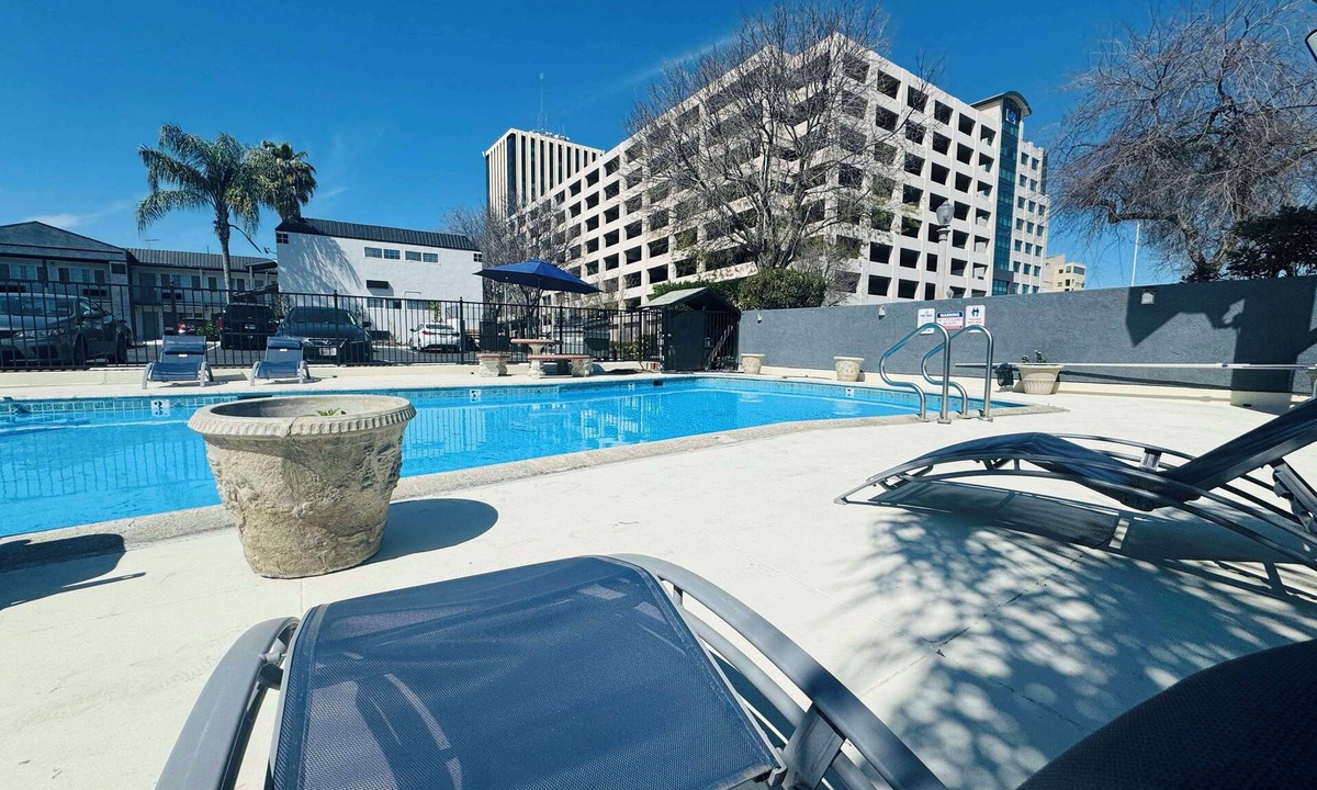 Downtown Hotel | SureStay by Best Western Fresno Central