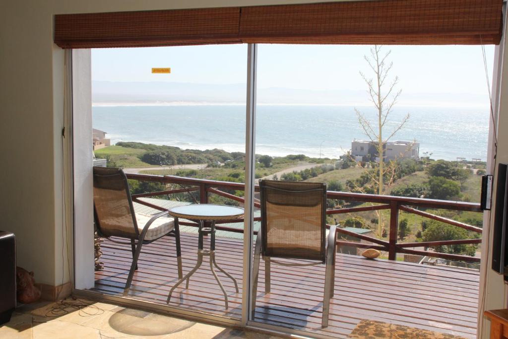 Wavecrest Apartment | Surf View