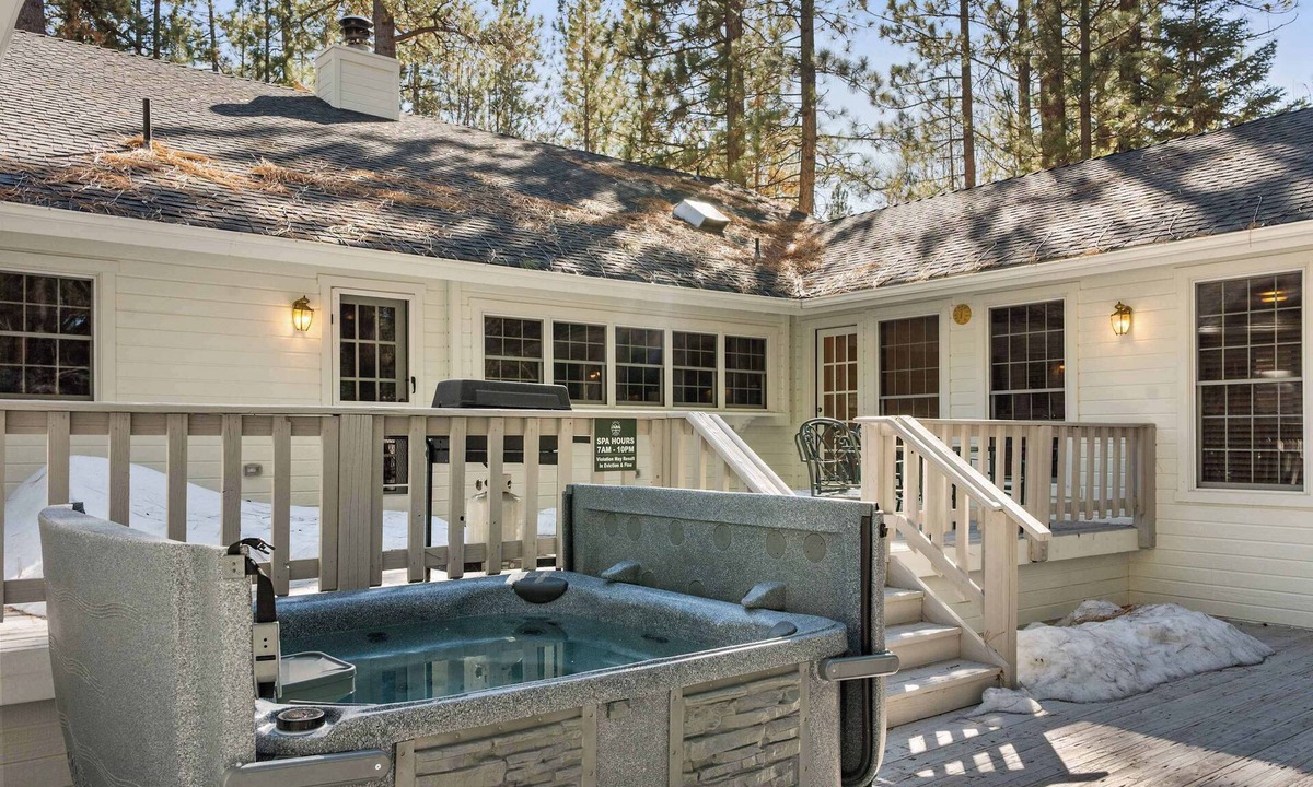 Big Bear Lake House | Switzerland Estate | Hot Tub | Dogs OK | Sleeps 16