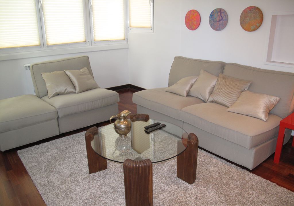 Casal da Ladeira Apartment | T2 Apartment / flat - with wifi garage / Entrecampos Subway - Airport Transfer