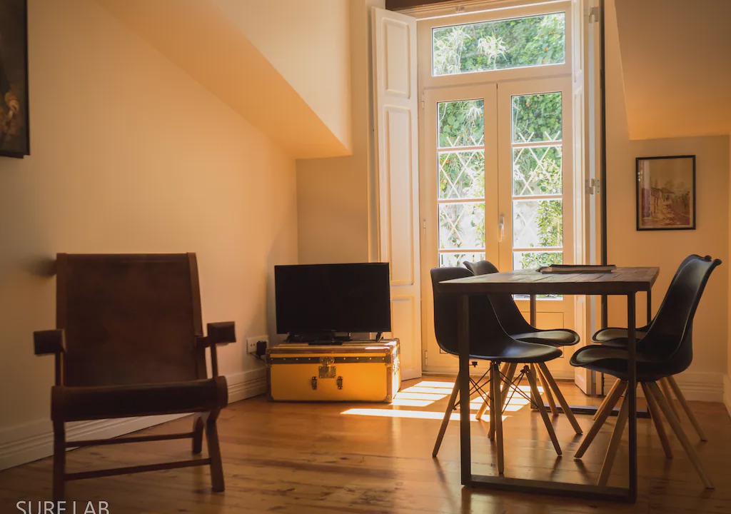 Alfama Apartment | Terrace in Graça - Comfortable, sunny and quiet.