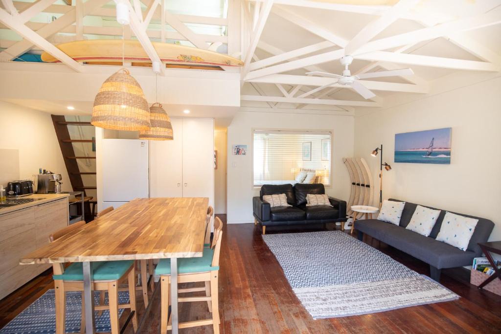 Point Lookout Apartment | THE DUNES + 100M TO BEACH + POOL + EXCEPTIONAL LOCATION