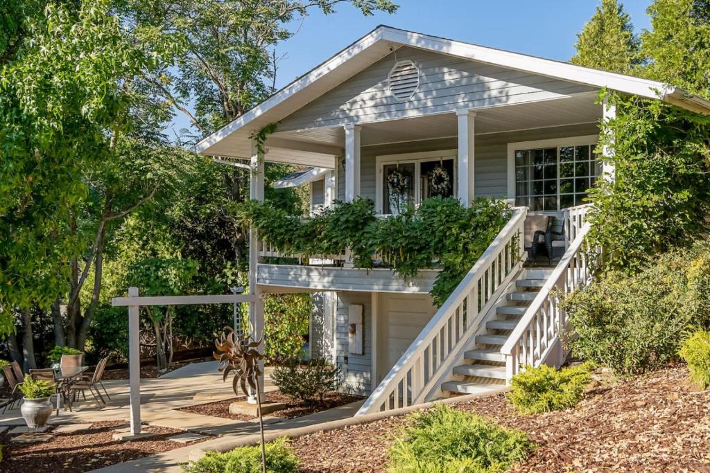 Julian House | The Heart of Julian