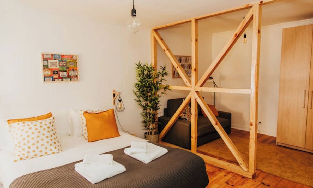 Santo Condestavel Apartment | The House from the Garden to the Star III