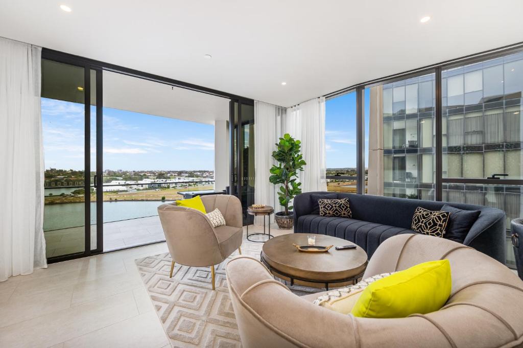 Mermaid Waters Apartment | The Lanes 5 Star Luxury