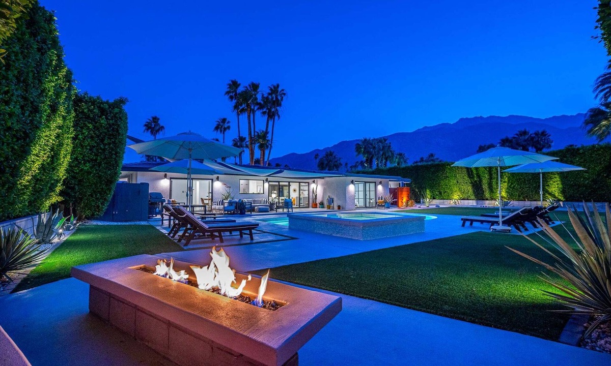 El Mirador House | The Mirador House - Private Estate, Iconic Views, Pool & Spa, Downtown