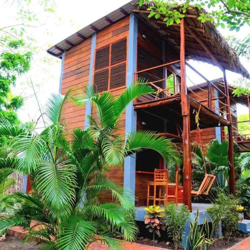 El Gigante House | The Monkeys Nest