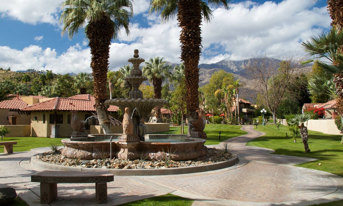 Palm Springs Hotel | The Oasis
