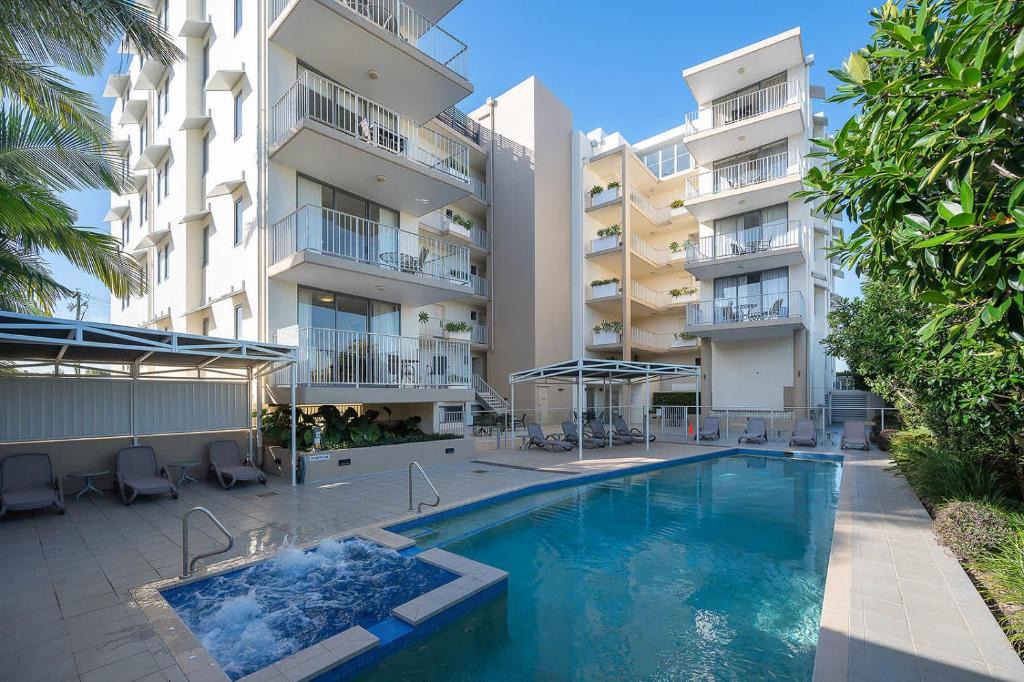 Caloundra Hotel | The Palm Studio -OVR Caloundra