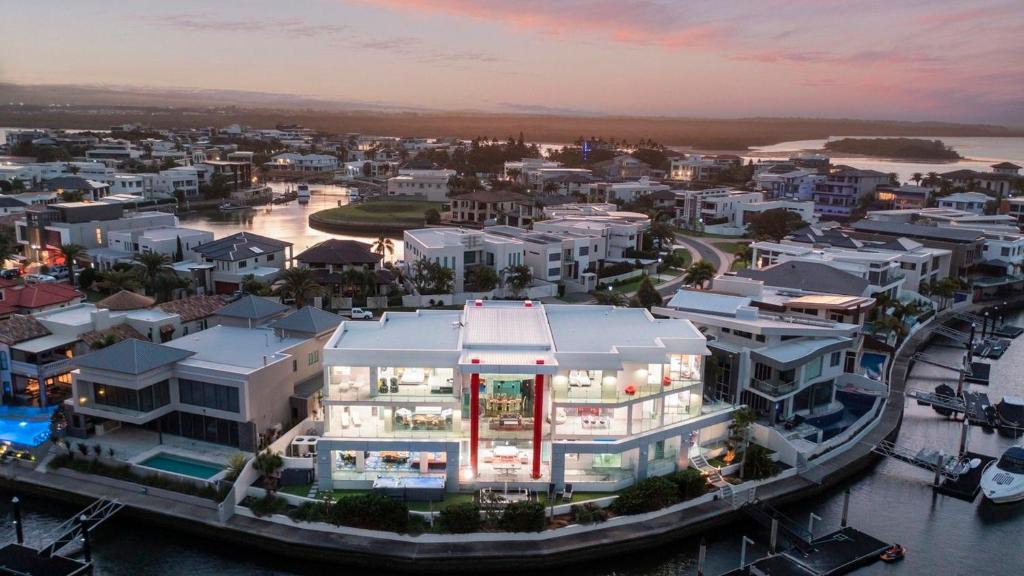 Paradise Point Villa | The Pinnacle of Bespoke Waterfront Luxury