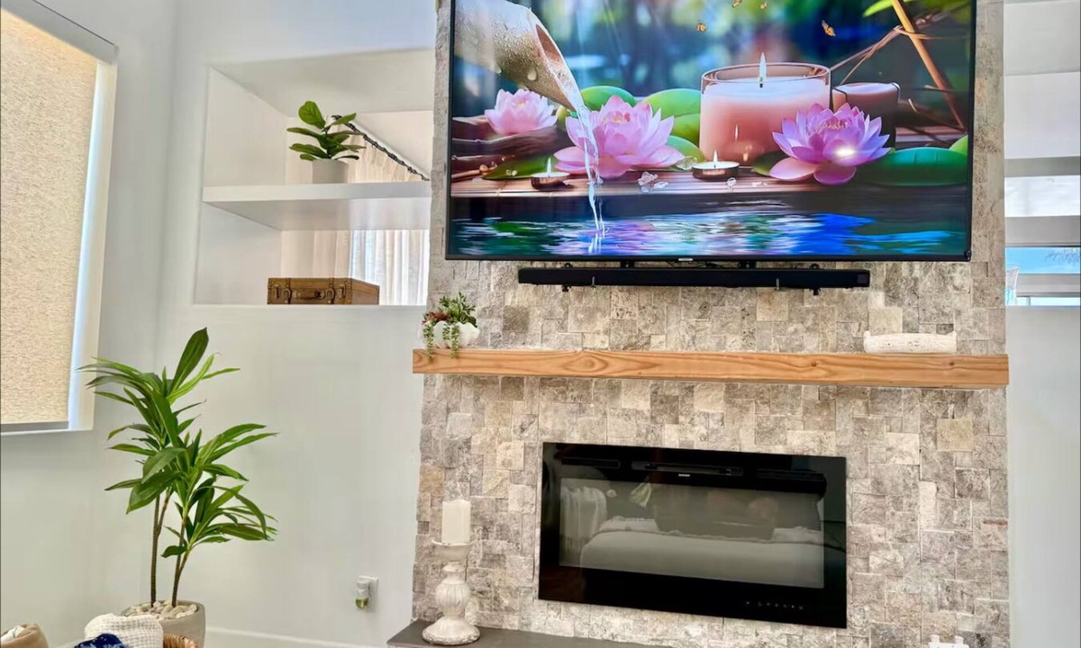 Summerlin House | The Refuge of Dreams – Family-Friendly 3BR/3BA Home with Pool, Spa & Gym Access