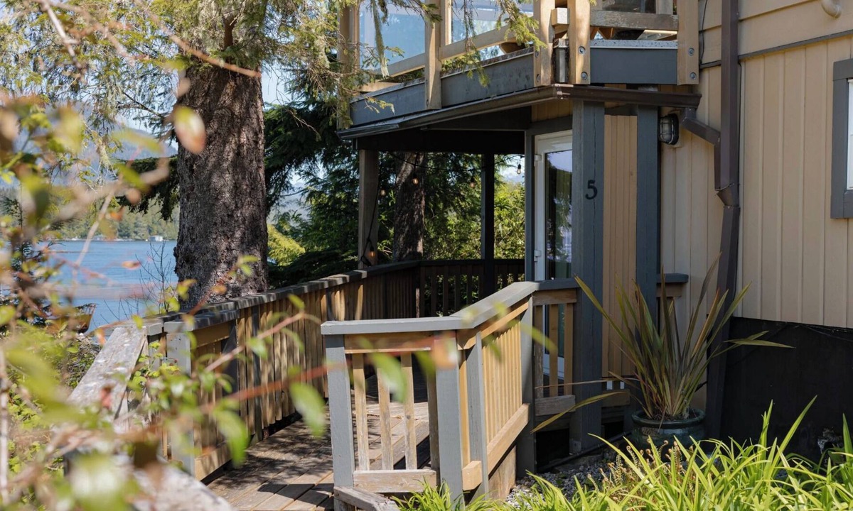 Tofino Hotel | The Shoreline Tofino