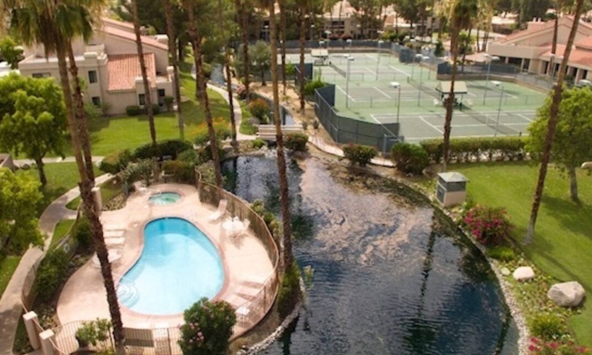 Cathedral City Condo | The Townhouse @ Canyon Shores