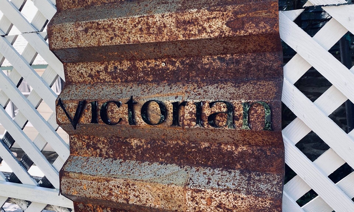 Cloverdale House | The Victorian