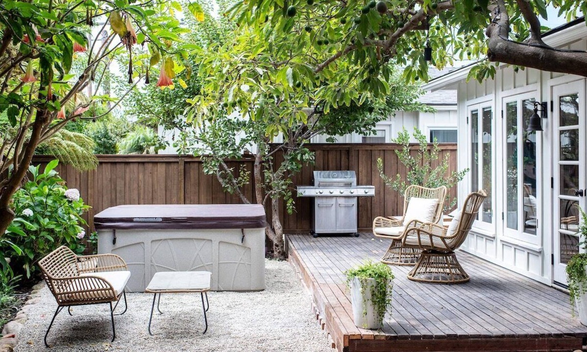 Montecito Cottage | This cottage is a 0 bedroom(s), 1 bathrooms, located in Montecito, CA.