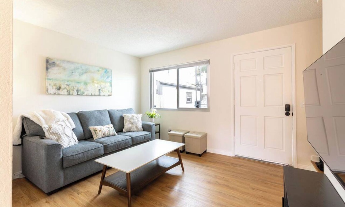 North Park House | This newly furnished 30+day rental is located in North Park/University Heights—one of San Diego's best local food and nightlife neighborhoods. A great central base for exploring the city!