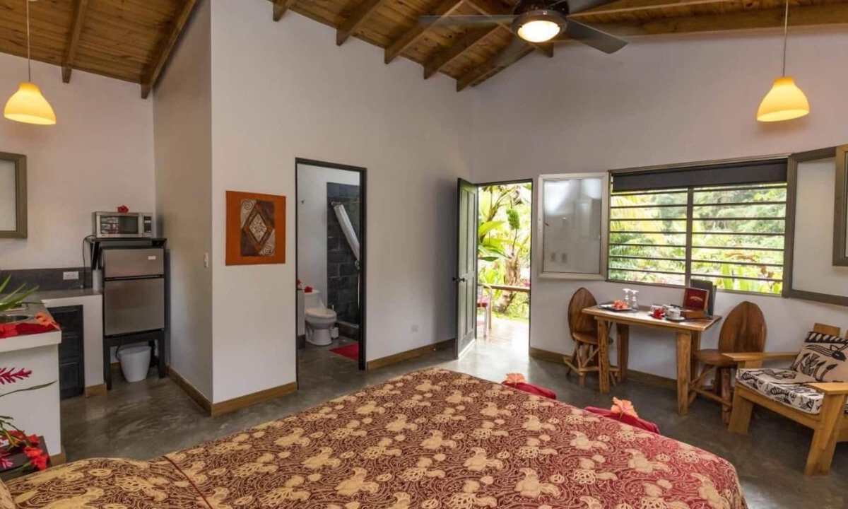 Ballena Villa | Toucan Villa - Riverfront With Pool Near A Beach