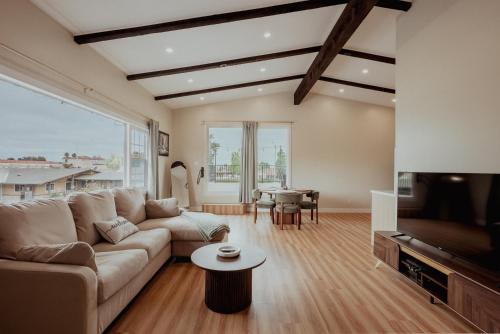 Santa Maria Hotel | Town and Country Inn