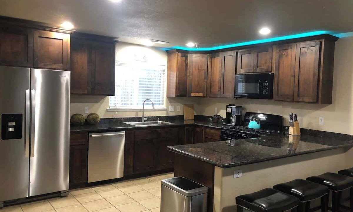 Modesto Condo | Townhouse close to shopping hospitals &restaurants
