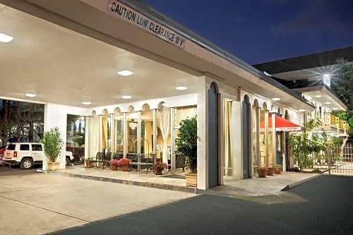 Oleander - Sunset Hotel | Travelodge by Wyndham Bakersfield