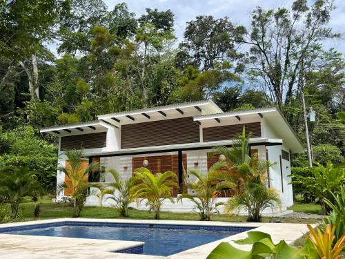 Chiguata Villa | Tres Lodge- Private Pool - Nature and Comfort for Groups