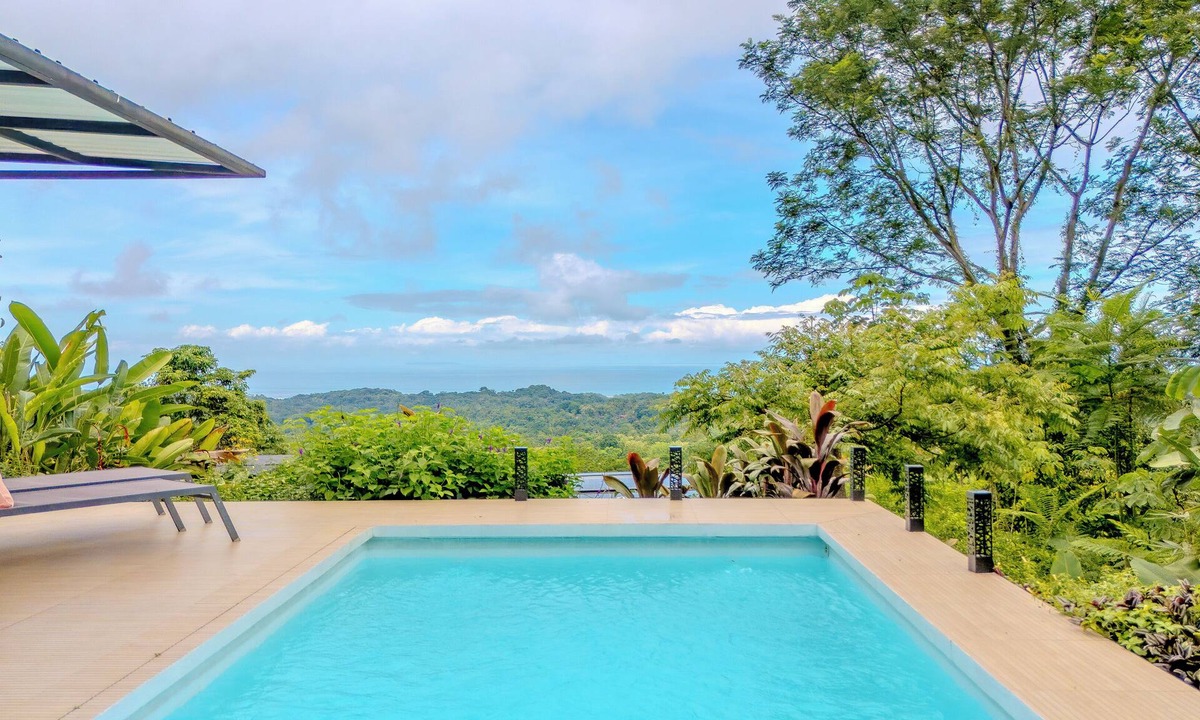 Ciudad Cortes House | Tropical Villa in Ojochal with Pool + Starlink WiFi