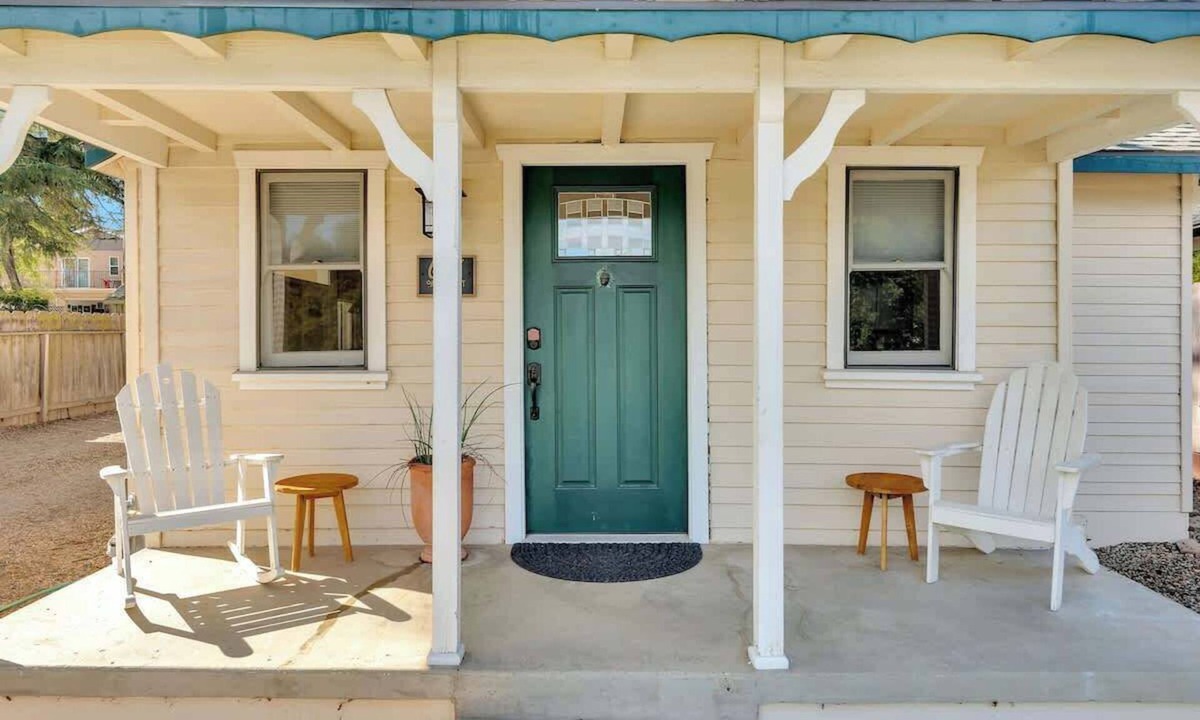 Paso Robles House | UNDeR THE OaKS-Hot Tub & Walk Downtown
