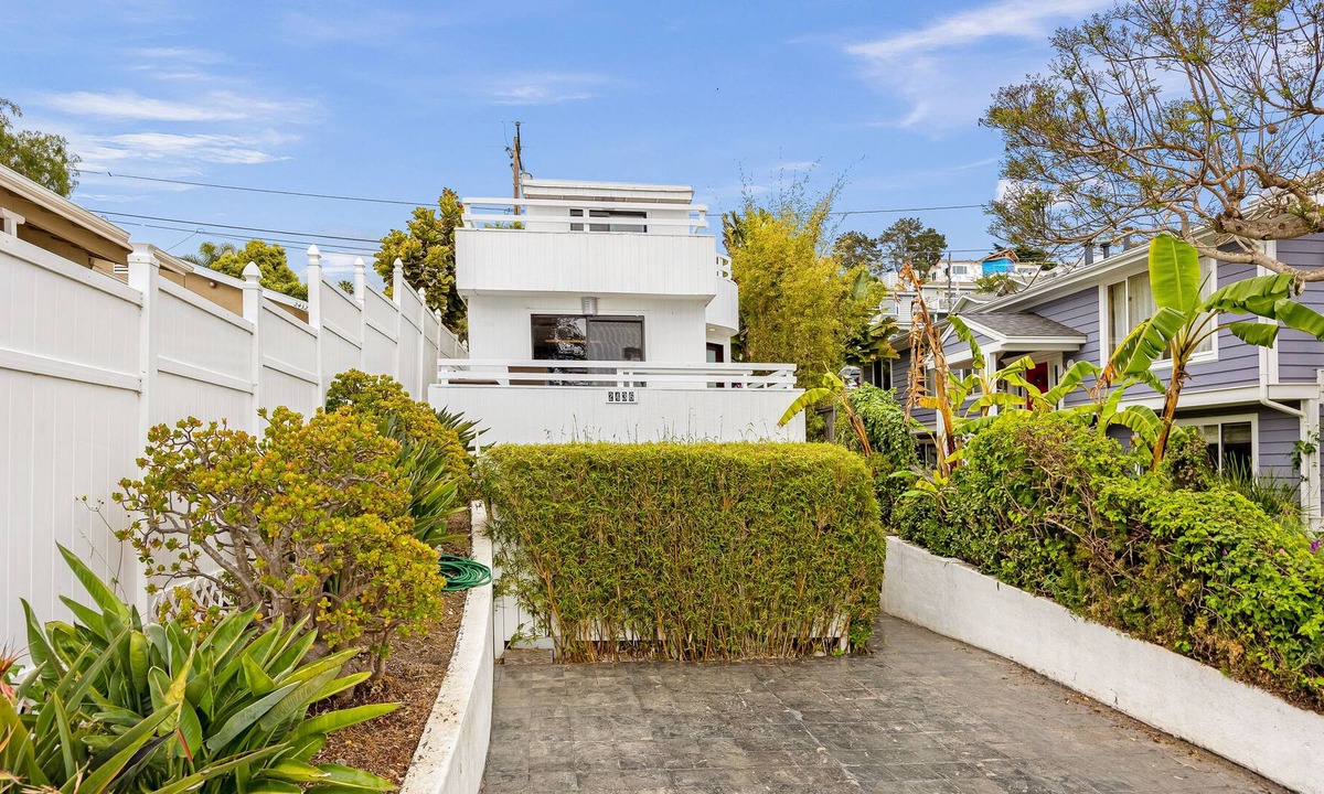 Summerland House | Unique & modern ocean view getaway close to the boardwalk - dog-friendly