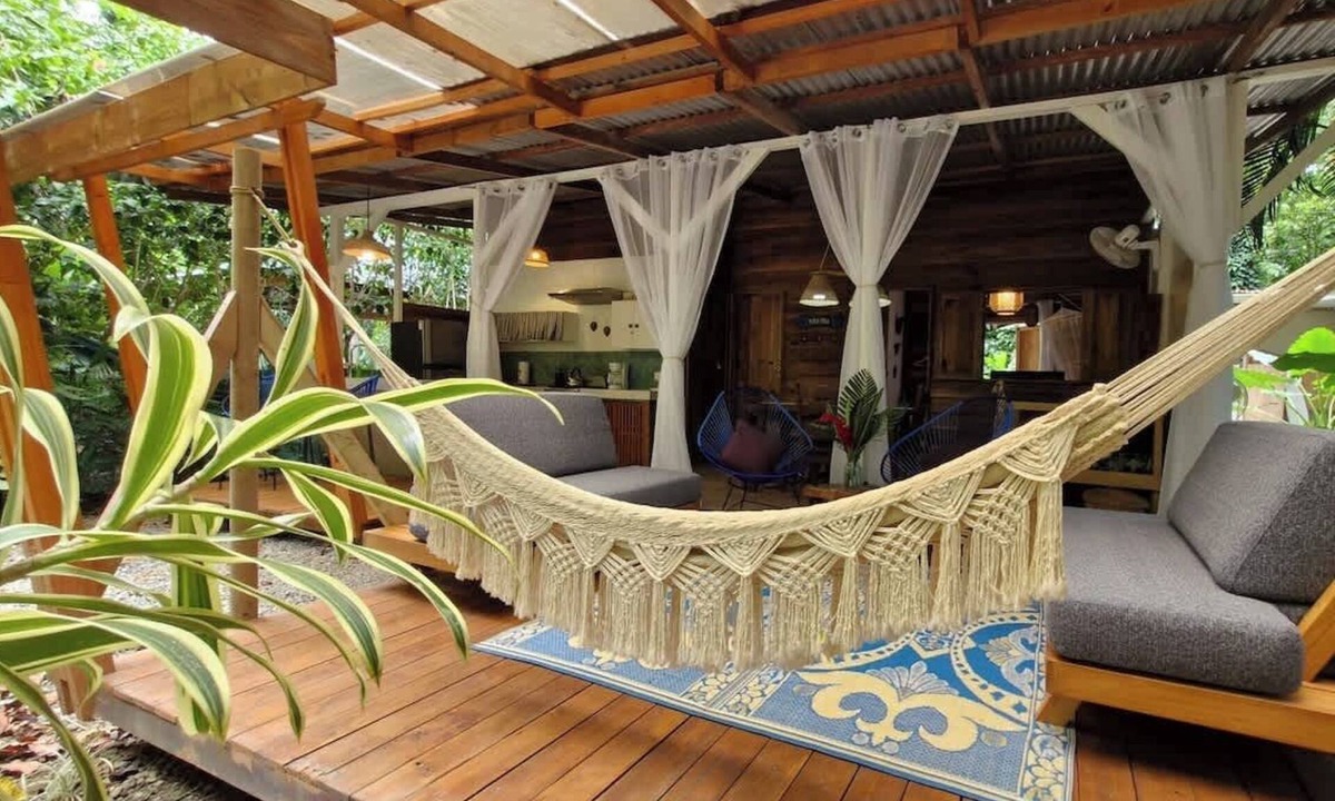 Chiguata House | Up Houses | Tropical Retreat w/Pool · 6 Guests