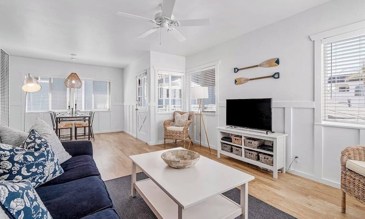 West Newport House | Updated 2nd-floor retreat with deck, AC, 2 car parking- steps from beach