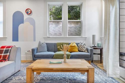 Downtown Berkeley Apartment | #Urban Elegance 3BR With Parking Near UC BART & Downtown