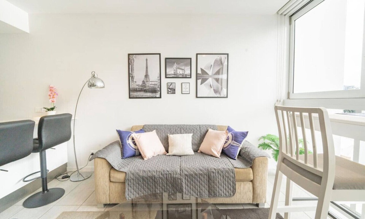 Fortitude Valley Apartment | Urban Oasis: Stylish 1B1B |City Views|Pool|Gym