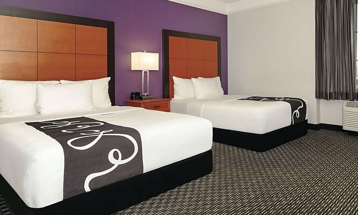 Guasti Hotel | Vacation Starts Here! Free Parking & Enjoy Outdoor Pool