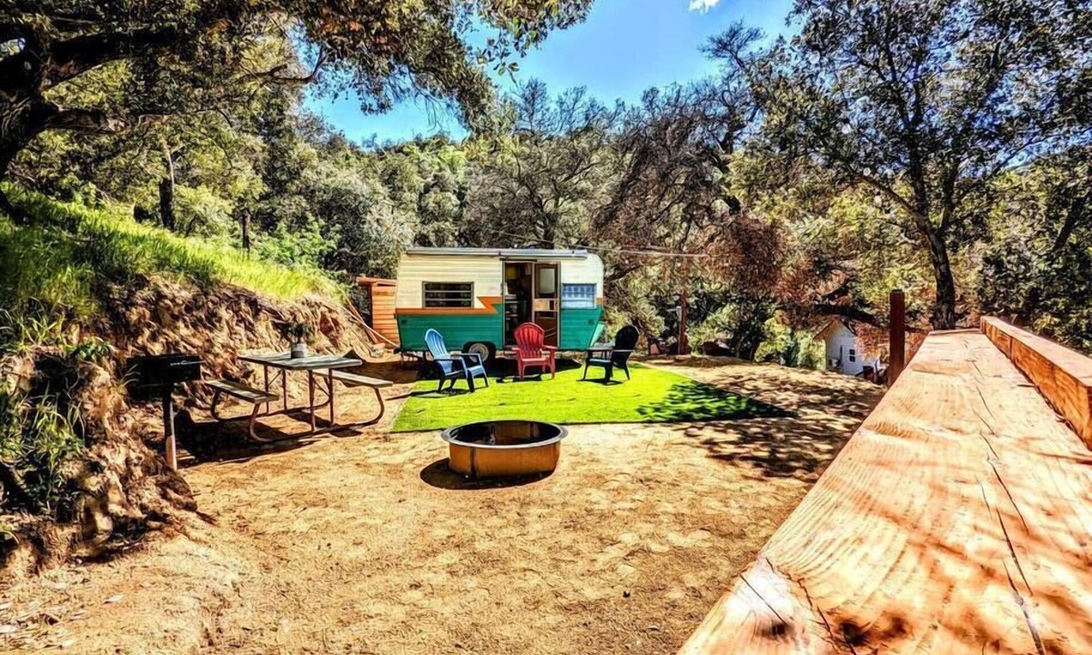 Pauma Valley House | VCT#1 The Real Teal - Vintage Camper -Glamping W/Lake Views