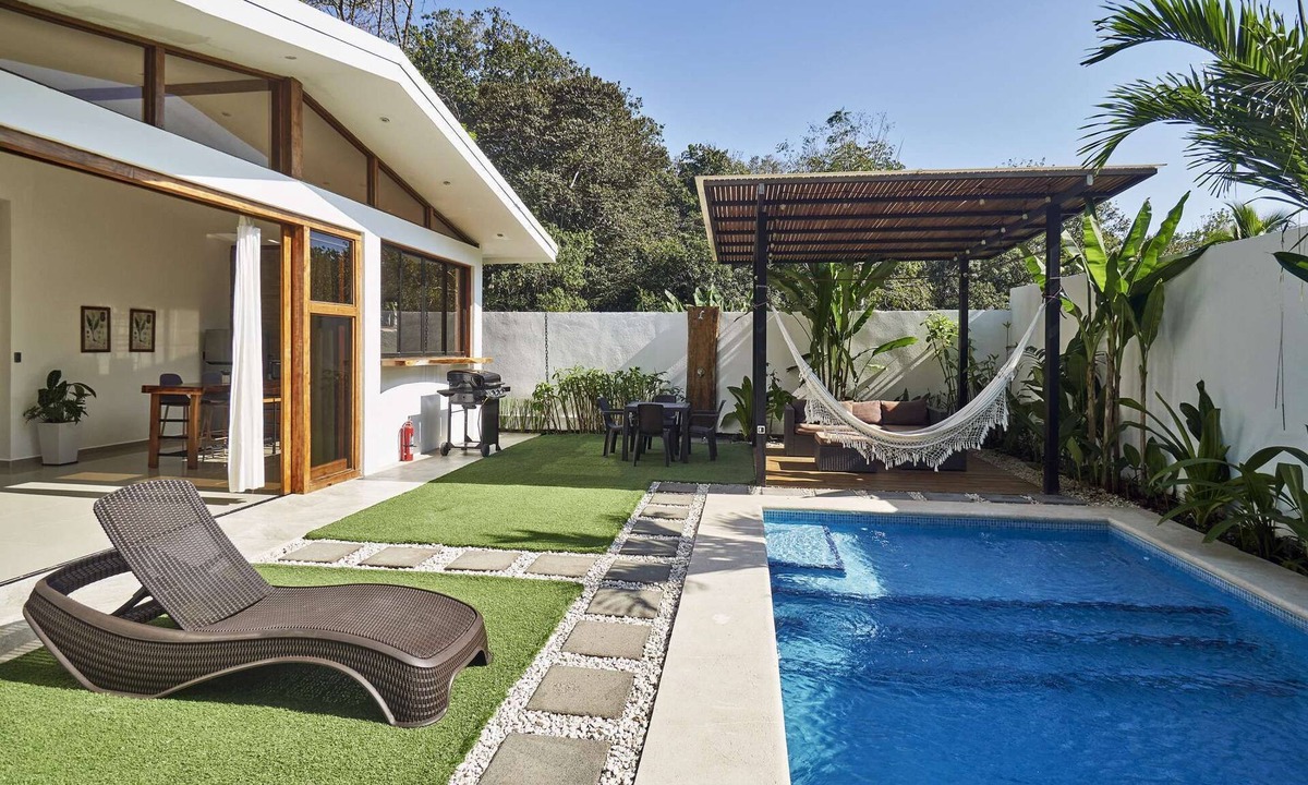 Carmen Villa | Villa Akari - Modern and Sophisticated Villa close to the Beach