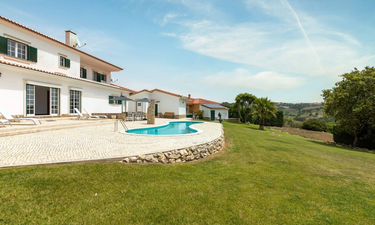 Ribamar House | Villa Casa Branca I Geräumiger Rückzugsort für 12p by Interhome