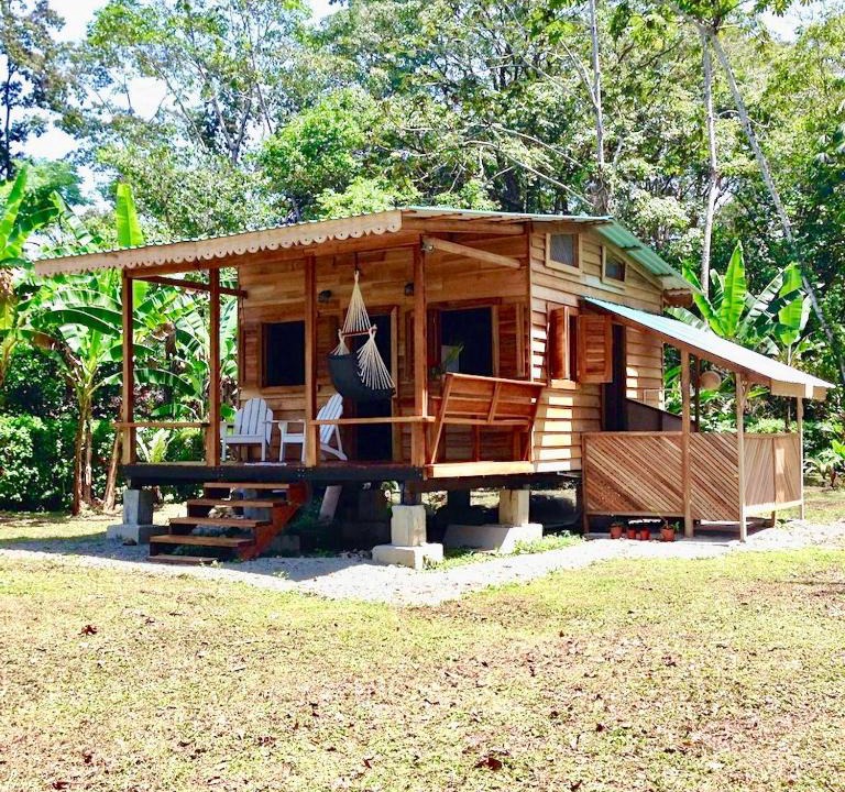 Chiguata Ski Chalet | Villa del Mar- Caribbean Beachfront Bungalow in Chiquita Beach