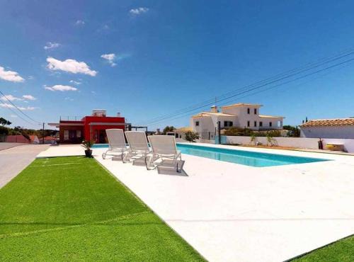 Quarteira Villa | Villa Malmequer by FHR private