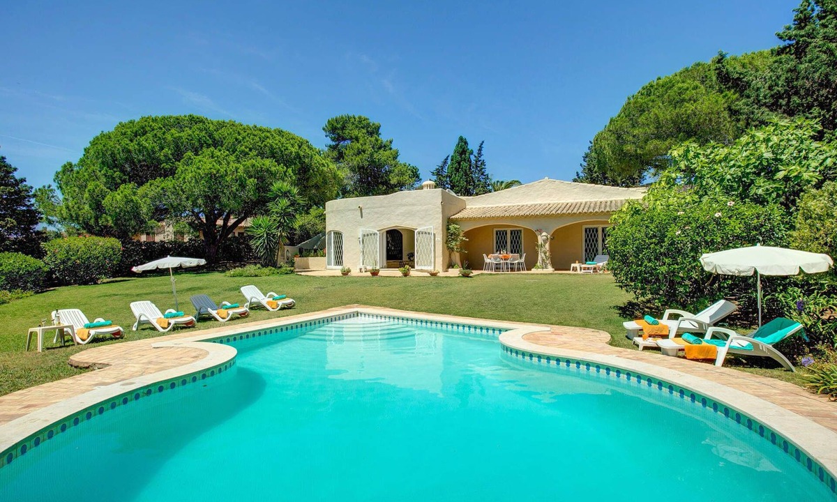 Porto de Mos Villa | Villa Sounia by Villa Plus